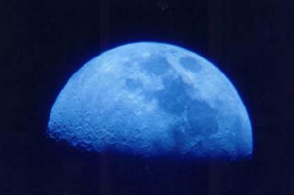 Kék Hold.