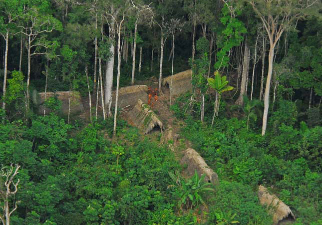 Amazóniai indián törzsek.