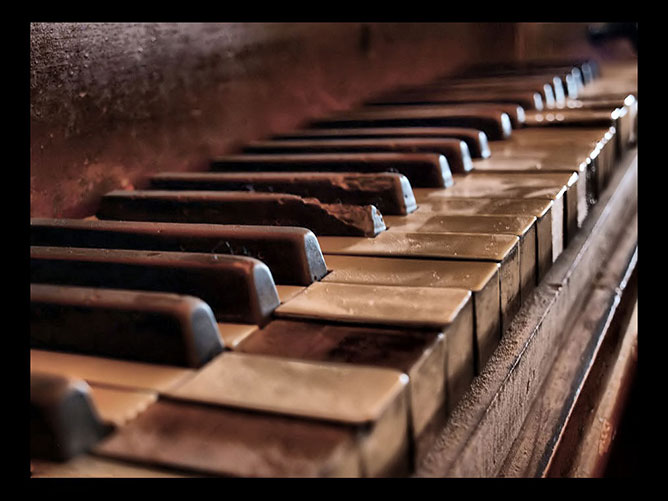 Zongora.